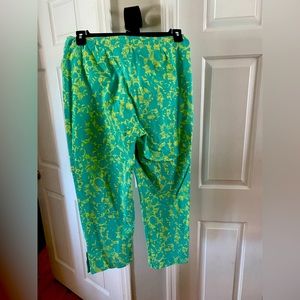 Sigrid Olsen/ Sport/ Capris/with side zipper and nice stretch. Fits size 12-14.